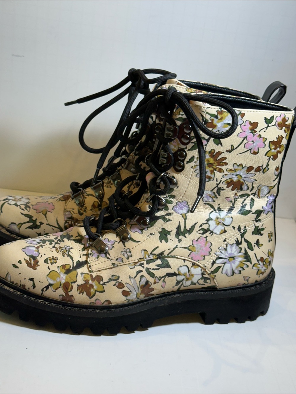 Sanctuary Floral Leather Combat Boots Women’s 7.5 Lug Sole Ankle Boots